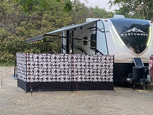 YXE Windbreak Privacy Screen -Geometric design